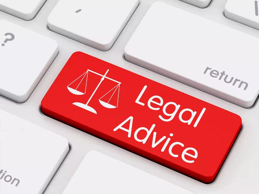 computer keyboard with 'Legal Advice' button. Image source iStock